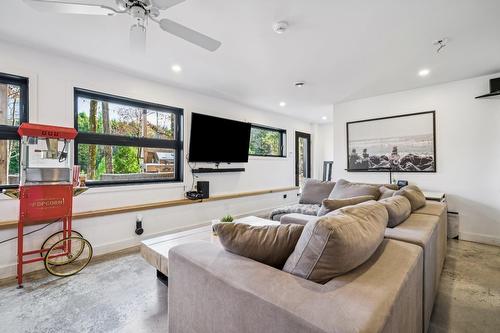 Salon - 48 Ch. Richard-Tapp, Lachute, QC - Indoor Photo Showing Living Room