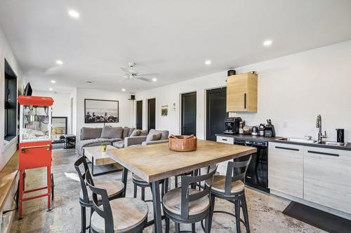 Cuisine - 48 Ch. Richard-Tapp, Lachute, QC - Indoor Photo Showing Other Room