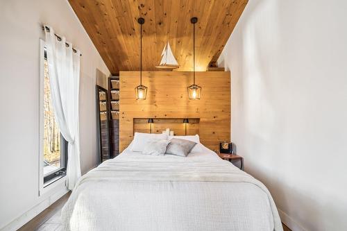 Chambre à coucher principale - 48 Ch. Richard-Tapp, Lachute, QC - Indoor Photo Showing Bedroom
