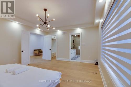 10 Stamford Square S, Toronto, ON - Indoor