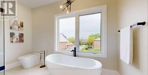 10 Stamford Square S, Toronto, ON - Indoor Photo Showing Bathroom