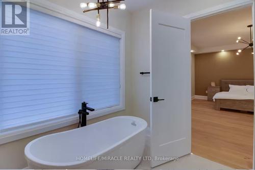 10 Stamford Square S, Toronto, ON - Indoor Photo Showing Bathroom