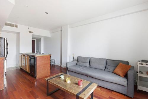 Living room - 705-65 Boul. René-Lévesque E., Montréal (Ville-Marie), QC - Indoor Photo Showing Living Room