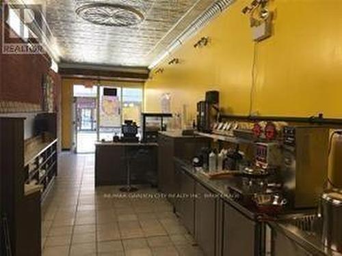 5024 Centre Street, Niagara Falls (Clifton Hill), ON 