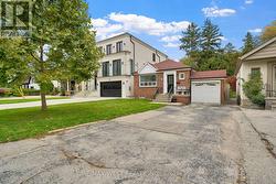 67 SOUTH KINGSWAY  Toronto, ON M6S 3T4