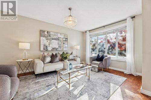 1312 Cherrydown Drive, Oshawa, ON - Indoor Photo Showing Living Room