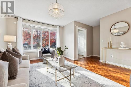 1312 Cherrydown Drive, Oshawa, ON - Indoor Photo Showing Living Room