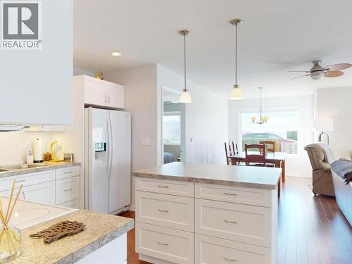 7-4415 Manson Ave, Powell River, BC - Indoor Photo Showing Kitchen