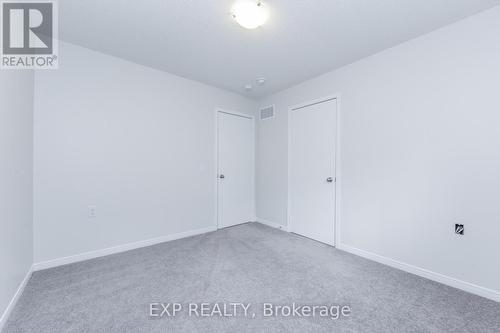 10 Lowes Hill Circle, Caledon, ON - Indoor Photo Showing Other Room
