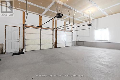 1040 Misty Morning Lane, Ottawa, ON - Indoor Photo Showing Garage