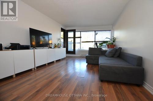107 - 1490 Heron Road, Ottawa, ON - Indoor Photo Showing Living Room