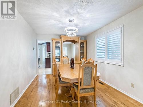 3349 Loyalist Drive, Mississauga, ON - Indoor Photo Showing Dining Room