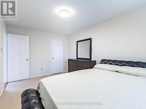 3349 Loyalist Drive, Mississauga, ON - Indoor Photo Showing Bedroom