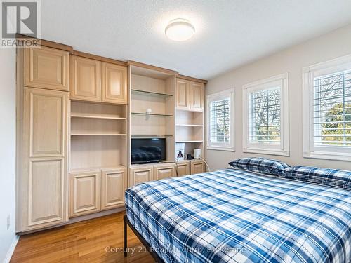 3349 Loyalist Drive, Mississauga, ON - Indoor Photo Showing Bedroom