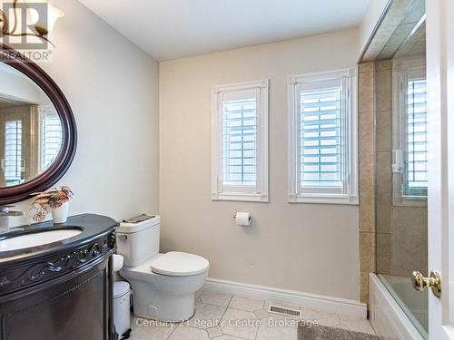 3349 Loyalist Drive, Mississauga, ON - Indoor Photo Showing Bathroom