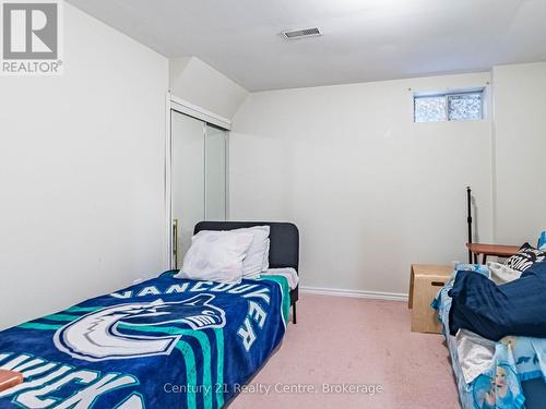 3349 Loyalist Drive, Mississauga, ON - Indoor Photo Showing Bedroom
