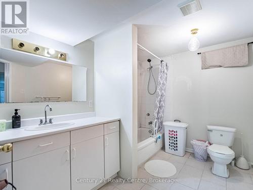 3349 Loyalist Drive, Mississauga, ON - Indoor Photo Showing Bathroom