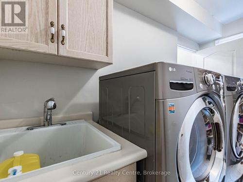 3349 Loyalist Drive, Mississauga, ON - Indoor Photo Showing Laundry Room