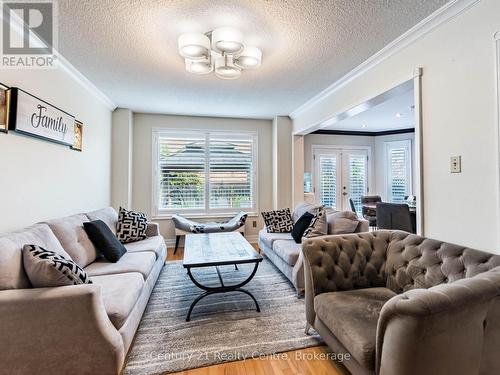 3349 Loyalist Drive, Mississauga, ON - Indoor Photo Showing Living Room