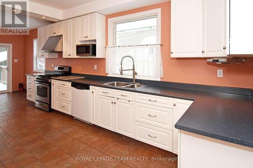 235 Cambridge Street N, Ottawa, ON - Indoor Photo Showing Kitchen With Double Sink
