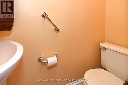235 Cambridge Street N, Ottawa, ON - Indoor Photo Showing Bathroom