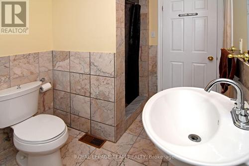235 Cambridge Street N, Ottawa, ON - Indoor Photo Showing Bathroom