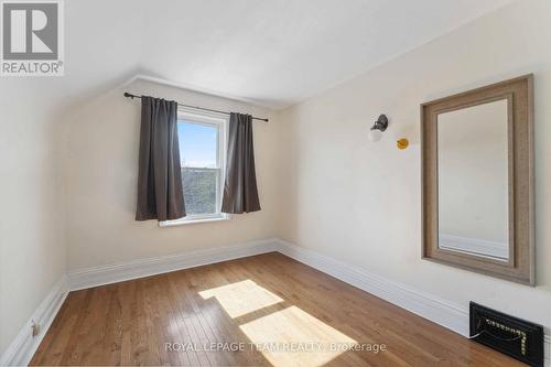 235 Cambridge Street N, Ottawa, ON - Indoor Photo Showing Other Room