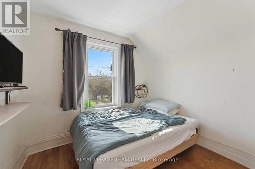 235 Cambridge Street N, Ottawa, ON - Indoor Photo Showing Bedroom