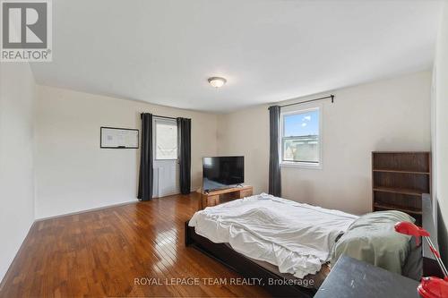 235 Cambridge Street N, Ottawa, ON - Indoor Photo Showing Bedroom