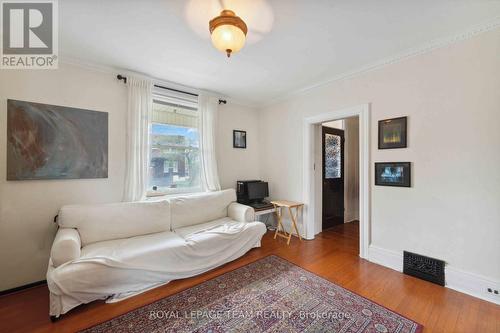 235 Cambridge Street N, Ottawa, ON - Indoor Photo Showing Living Room