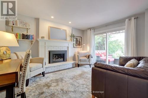 1019 Mesa Crescent, Mississauga, ON - Indoor Photo Showing Living Room With Fireplace
