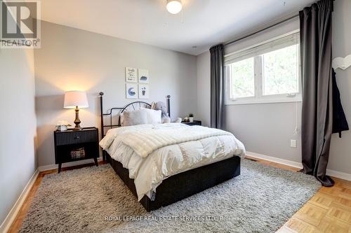 1019 Mesa Crescent, Mississauga, ON - Indoor Photo Showing Bedroom