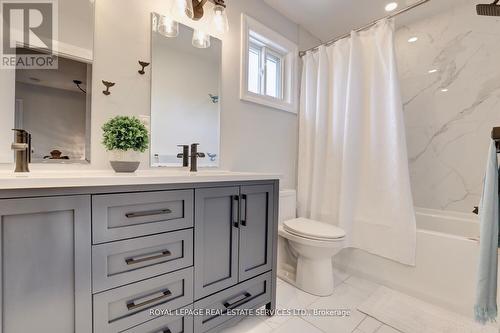 1019 Mesa Crescent, Mississauga, ON - Indoor Photo Showing Bathroom