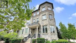 56 CLAIRTRELL ROAD  Toronto, ON M2N 5J6