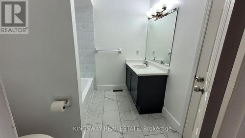 38 - 2 Clay Brick Court, Brampton, ON - Indoor Photo Showing Bathroom