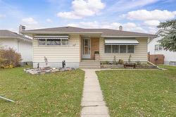 767 Hoskin AVE  Winnipeg, MB R2K 2A1