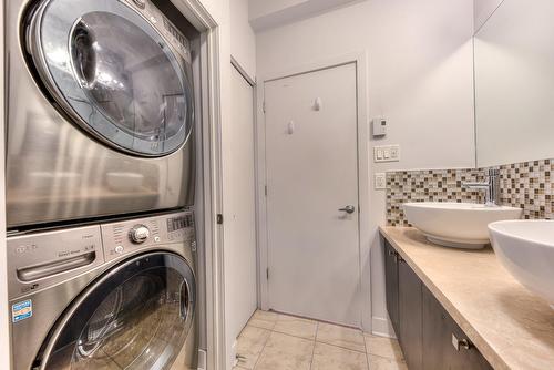 Salle de lavage - 409-4550 Rue Hochelaga, Montréal (Mercier/Hochelaga-Maisonneuve), QC - Indoor Photo Showing Laundry Room