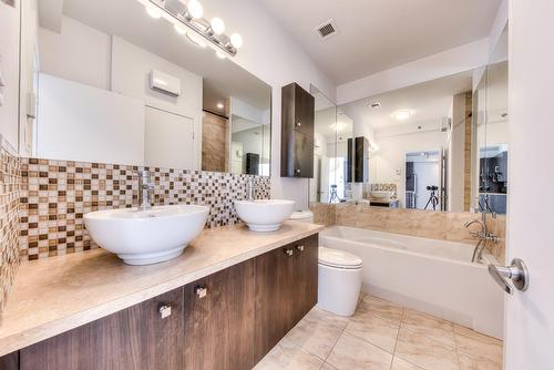 Salle de bains - 409-4550 Rue Hochelaga, Montréal (Mercier/Hochelaga-Maisonneuve), QC - Indoor Photo Showing Bathroom