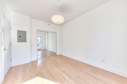 Chambre à coucher - 409-4550 Rue Hochelaga, Montréal (Mercier/Hochelaga-Maisonneuve), QC - Indoor Photo Showing Other Room