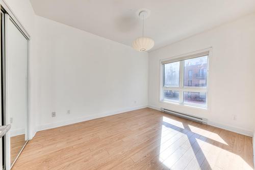 Chambre à coucher - 409-4550 Rue Hochelaga, Montréal (Mercier/Hochelaga-Maisonneuve), QC - Indoor Photo Showing Other Room