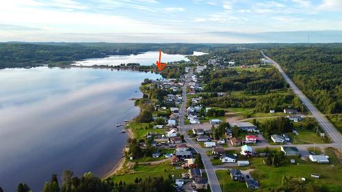 Bord de l'eau - 103 Ch. Eva, Lac-Bouchette, QC 