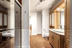 Ensuite bathroom - 