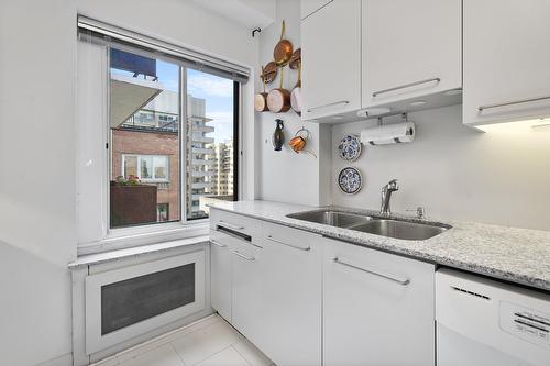 Kitchen - 1203-3445 Rue Drummond, Montréal (Ville-Marie), QC 