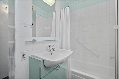Bathroom - 1203-3445 Rue Drummond, Montréal (Ville-Marie), QC 
