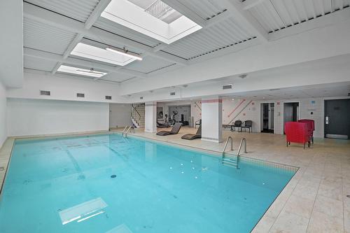 Pool - 1203-3445 Rue Drummond, Montréal (Ville-Marie), QC 