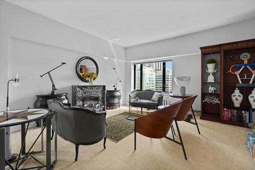 Living room - 1203-3445 Rue Drummond, Montréal (Ville-Marie), QC 