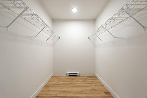 Penderie (Walk-in) - Rue De Modène, Québec (La Haute-Saint-Charles), QC 