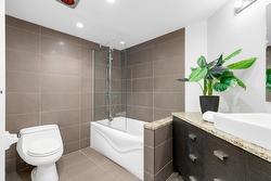 Salle de bains attenante à la CCP - 