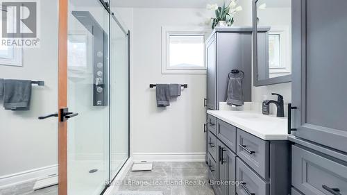 202 St. David Street, West Perth (Mitchell), ON - Indoor Photo Showing Bathroom