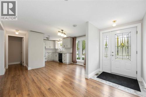 1940 London Line Unit# 107, Sarnia, ON - Indoor